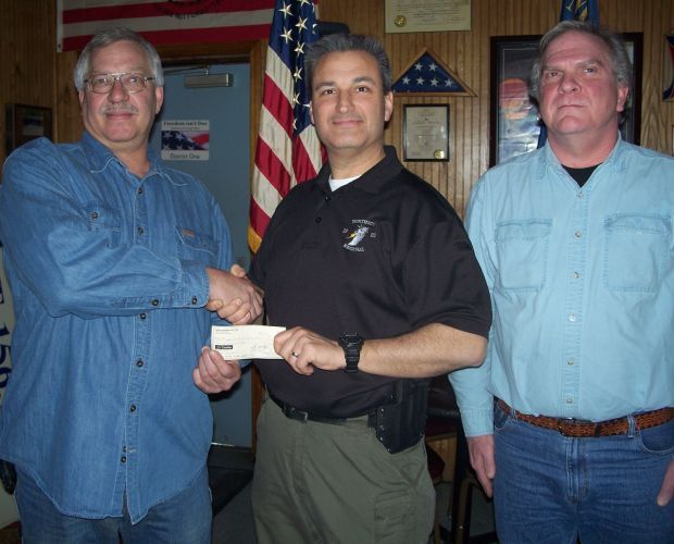 Auxiliary donates to SWAT team
